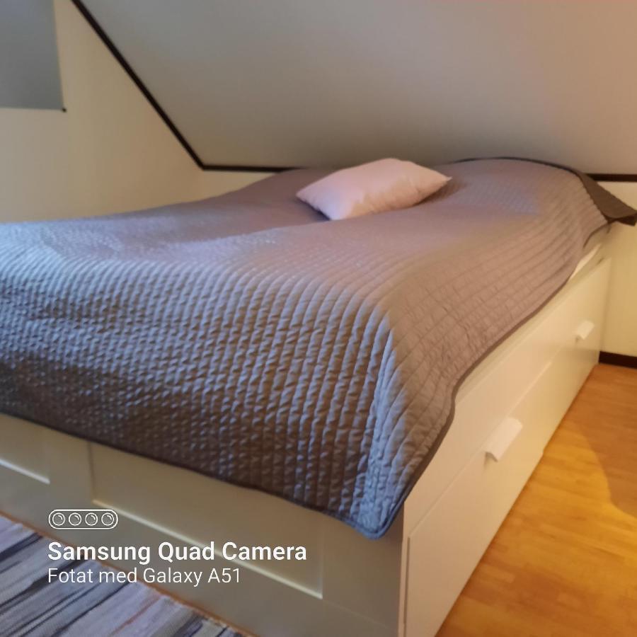 Naturnaera Dubbelrum B&B I Uppsala Ramstalund Esterno foto